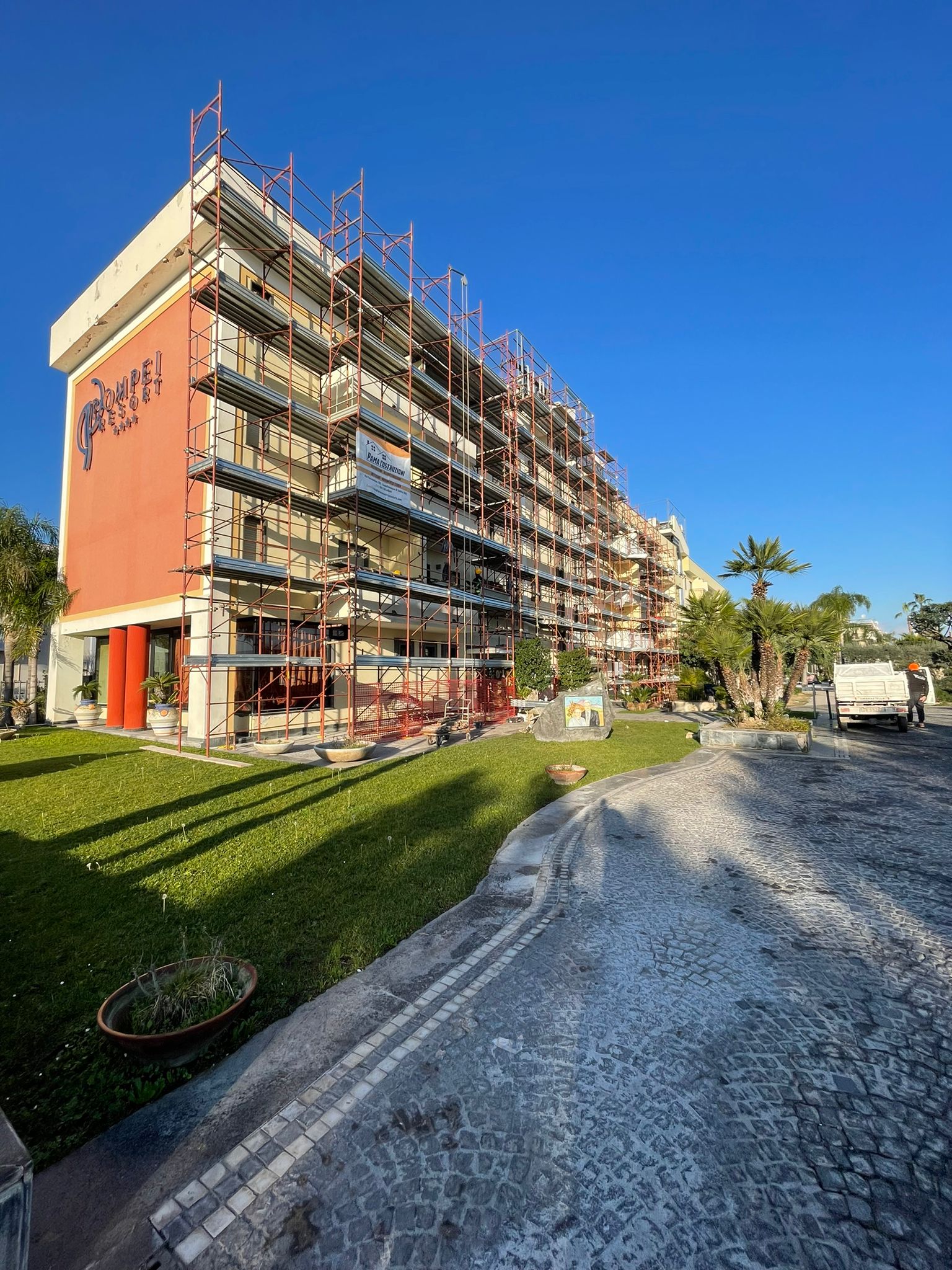 Foto cantiere Ristrutturazione Hotel Abalon Pompei Resort - Uni sushi